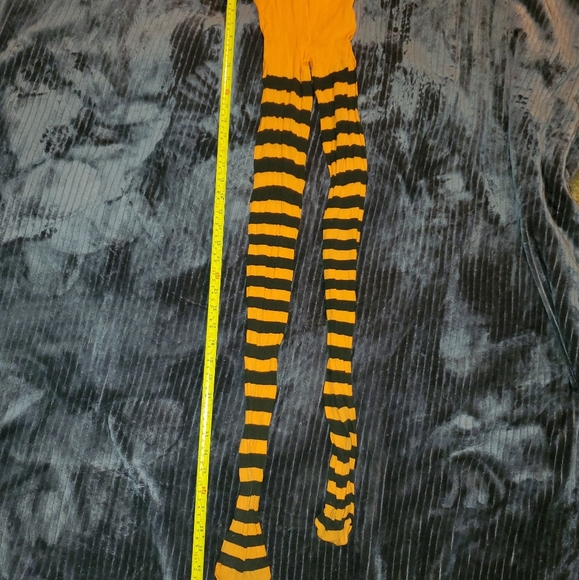 Panty hose Black + Orange Halloween runs small - Picture 2 of 3